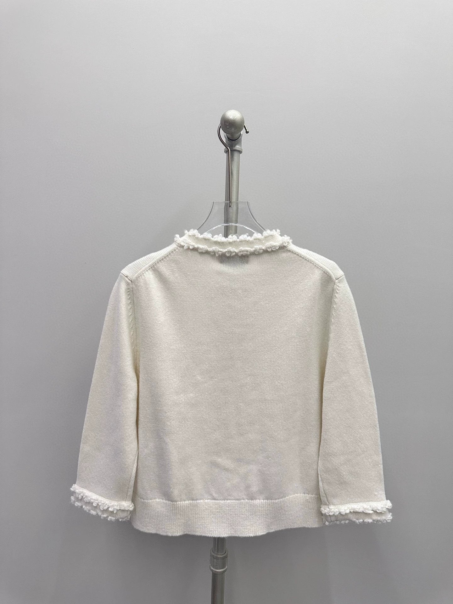25 Lace knitted cardigan