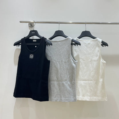 25 classic embroidered logo vest