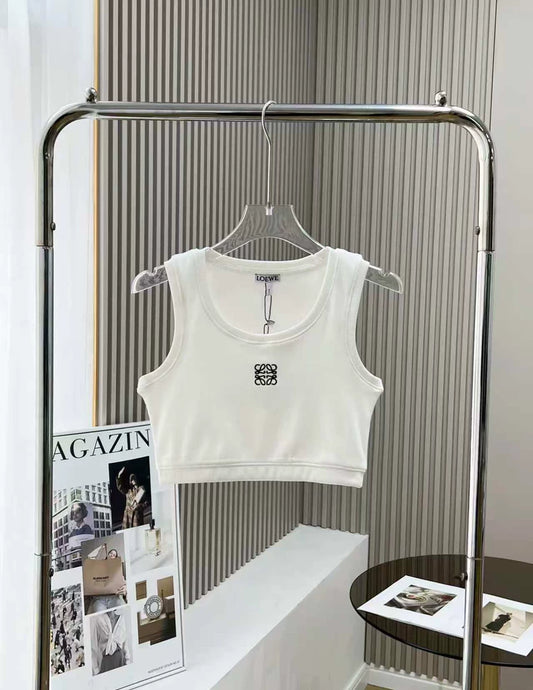 New embroidered knitted vest