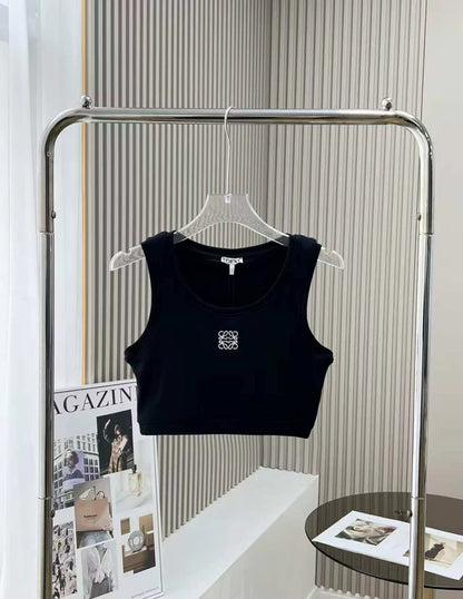 New embroidered knitted vest