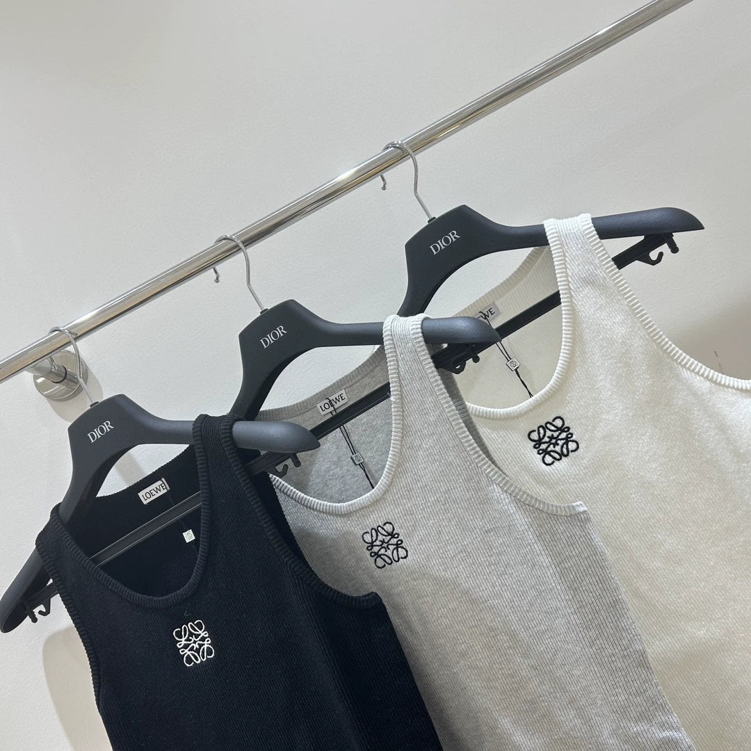 25 classic embroidered logo vest