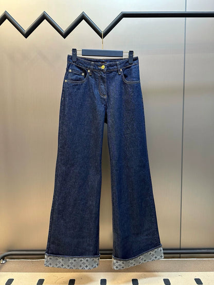 25 Cuffed jeans
