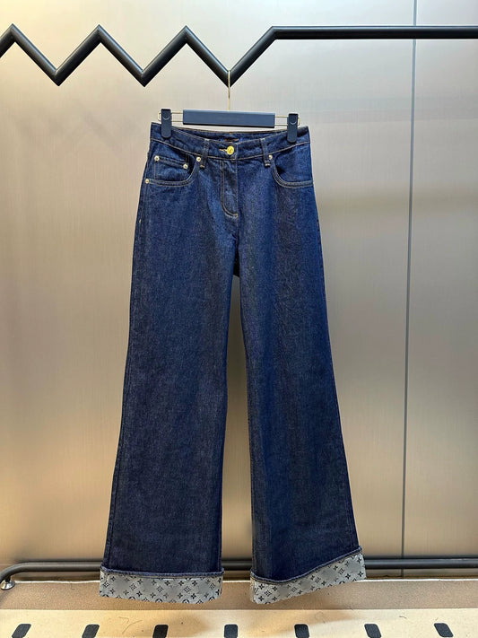 25 Cuffed jeans