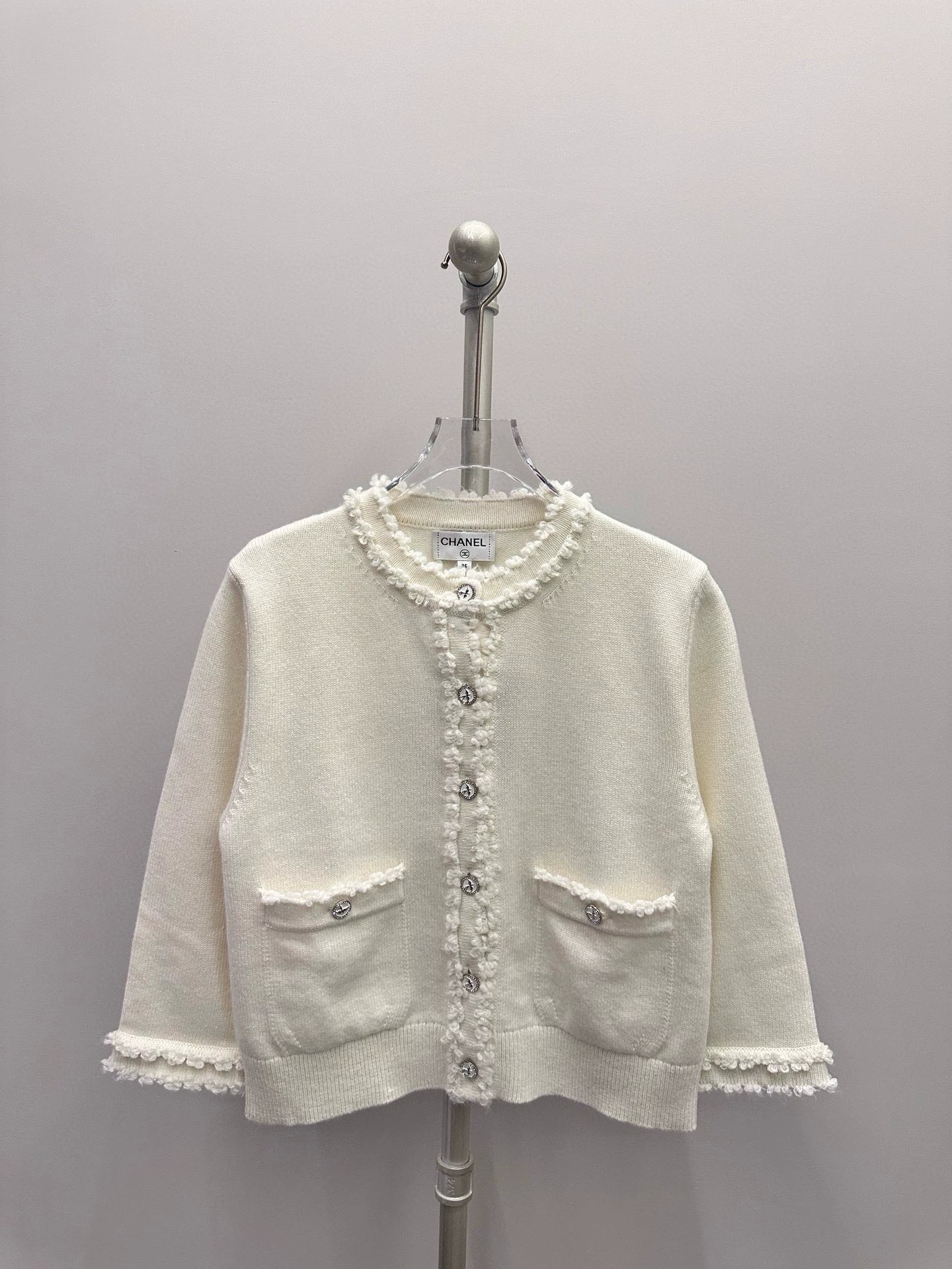25 Lace knitted cardigan