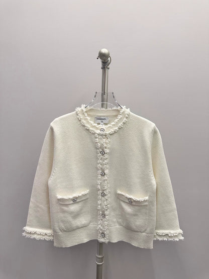 25 Lace knitted cardigan