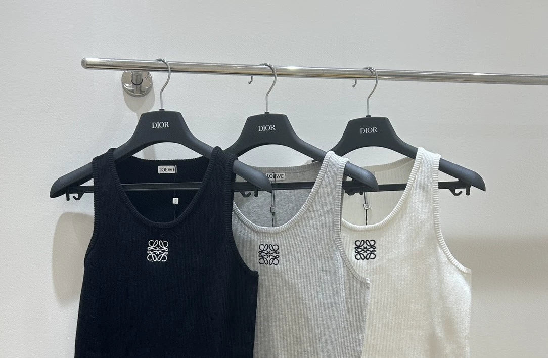 25 classic embroidered logo vest