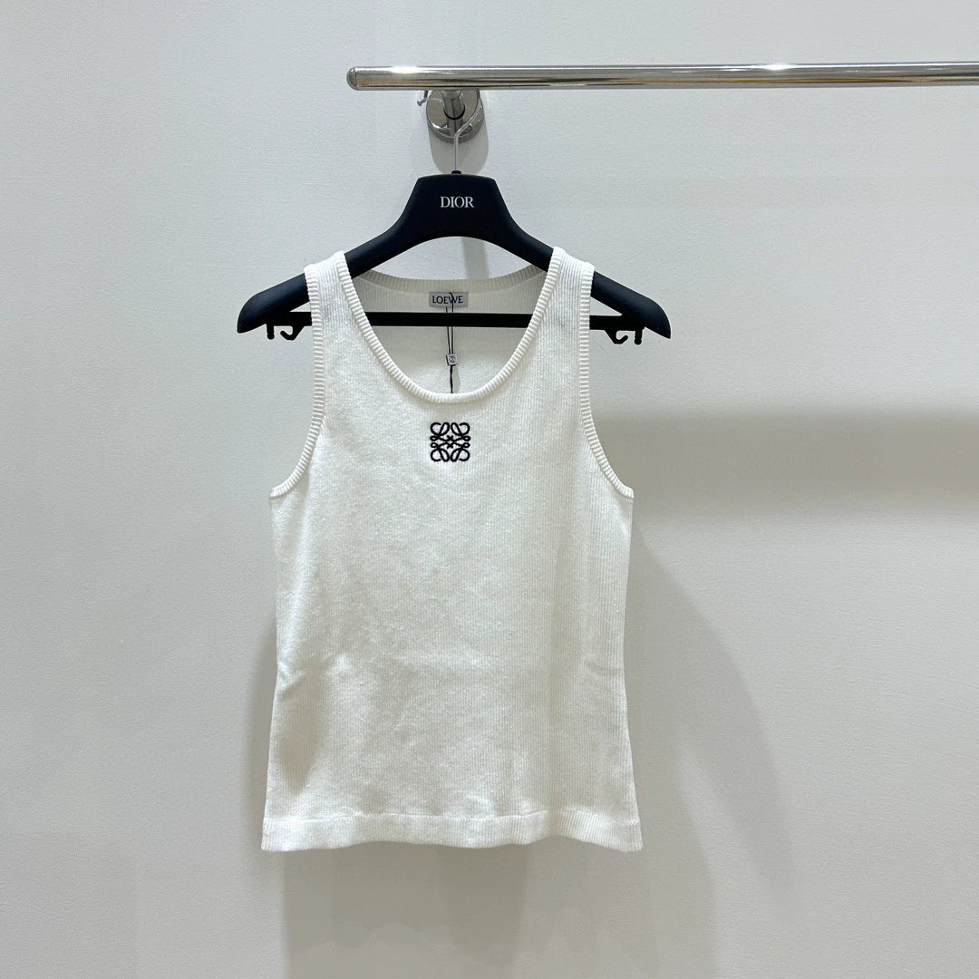 25 classic embroidered logo vest