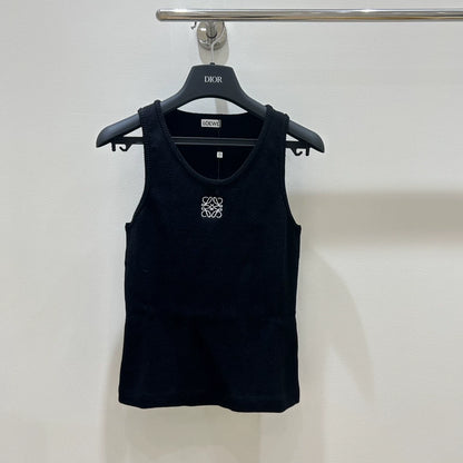 25 classic embroidered logo vest