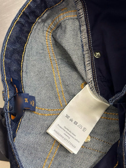 25 Cuffed jeans
