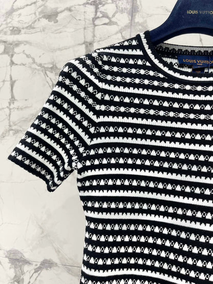 25 Summer new black and white striped knitted short sleeves