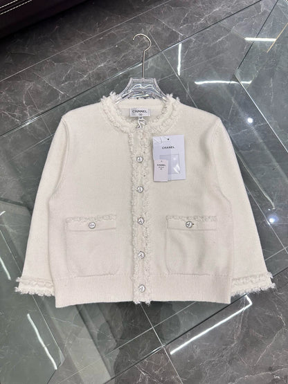 25 Lace knitted cardigan