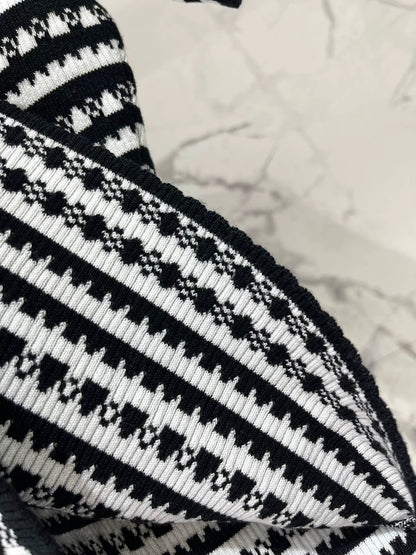 25 Summer new black and white striped knitted short sleeves