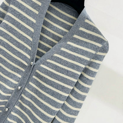 25ss round neck knitted cardigan