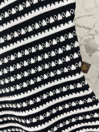 25 Summer new black and white striped knitted short sleeves