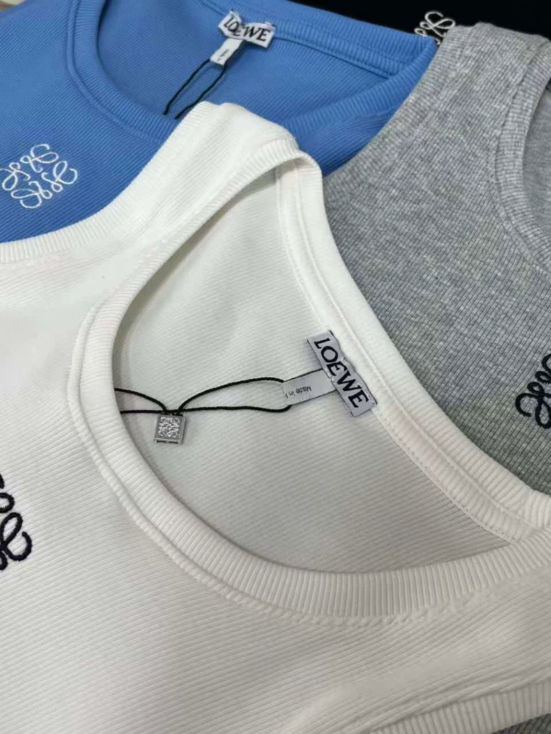 New embroidered knitted vest