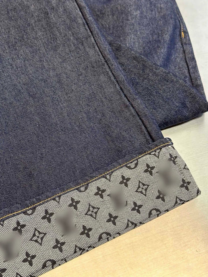 25 Cuffed jeans