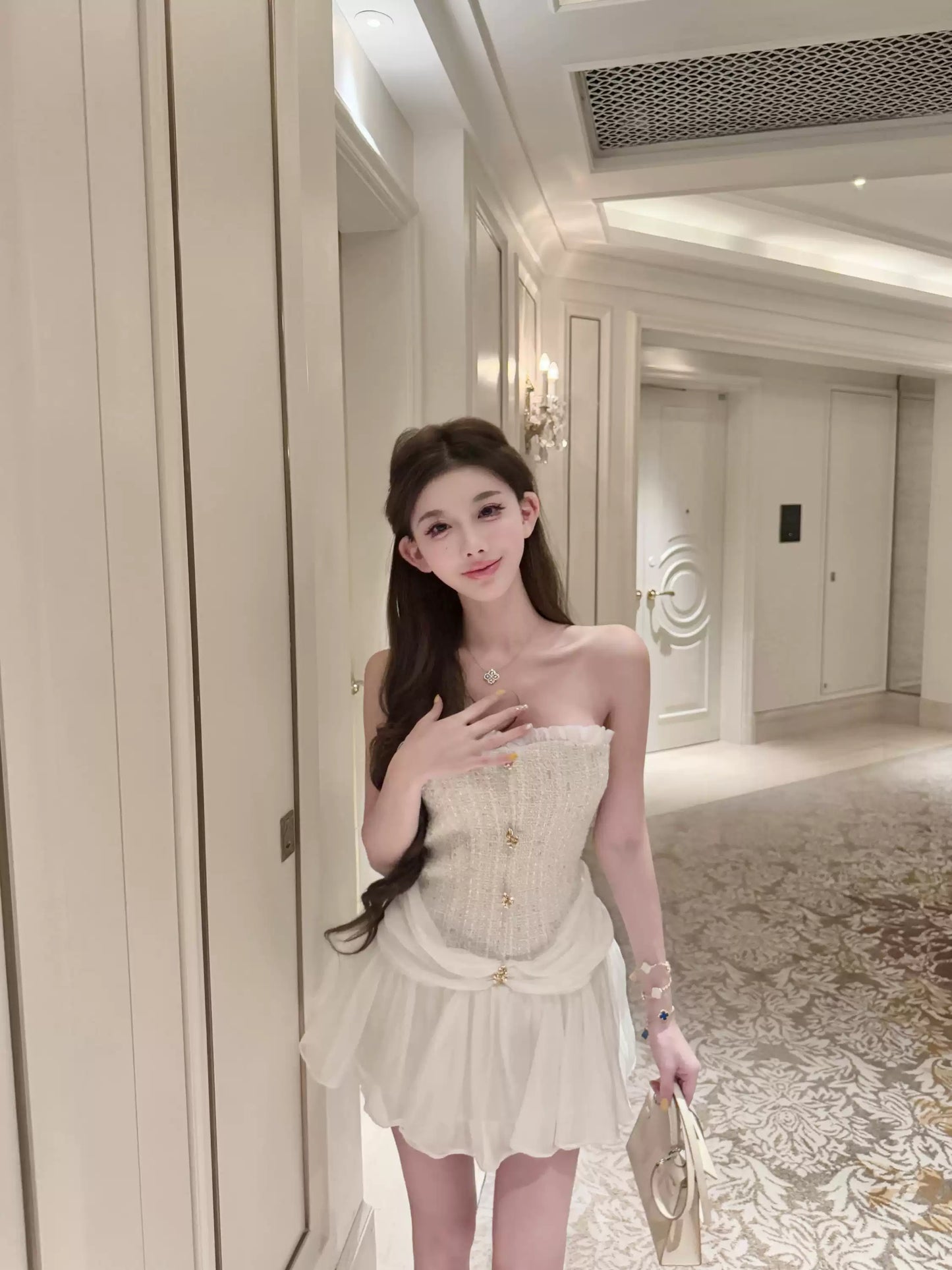 25 slim-fit dress