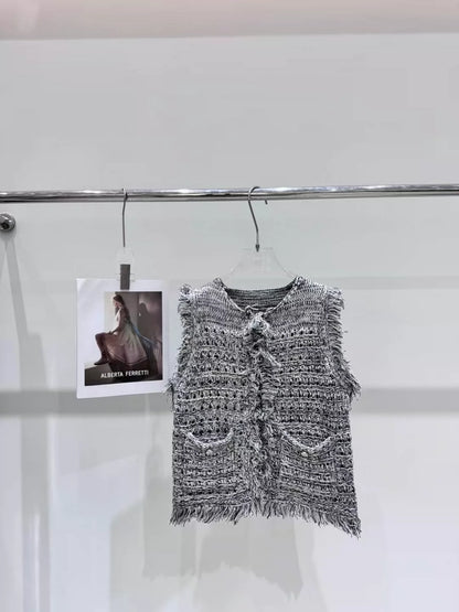 25 New knitted vest (gray, pink)