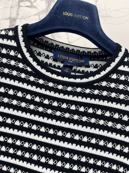 25 Summer new black and white striped knitted short sleeves