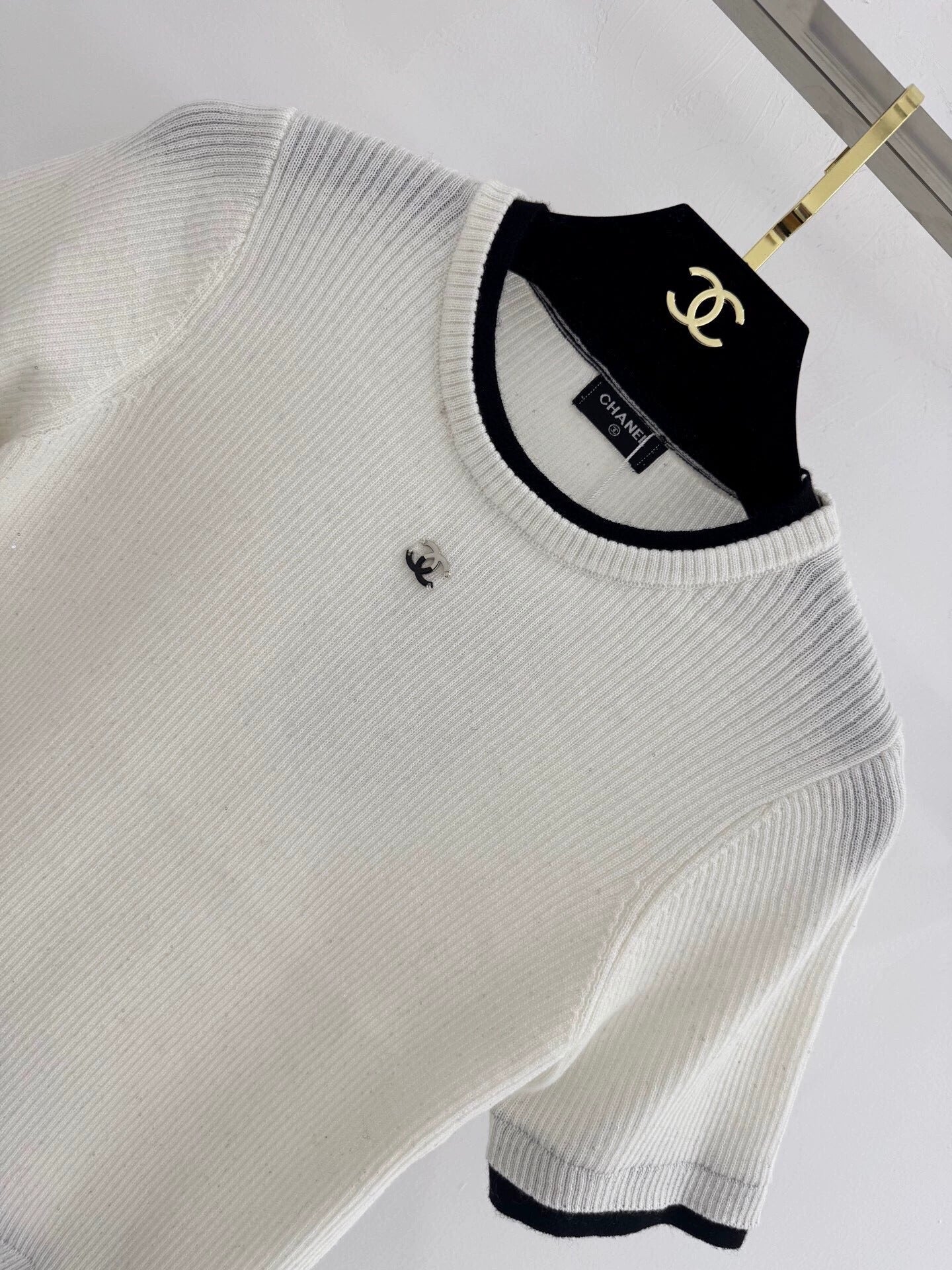 25 round neck short sleeves