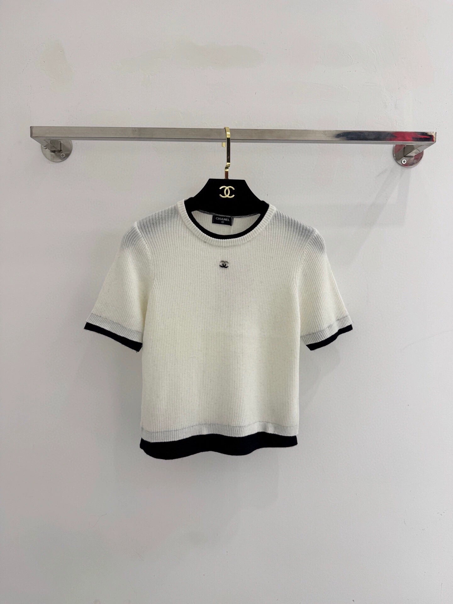 25 round neck short sleeves