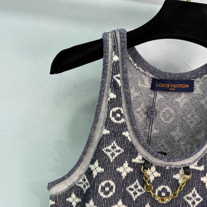 25 round neck vest