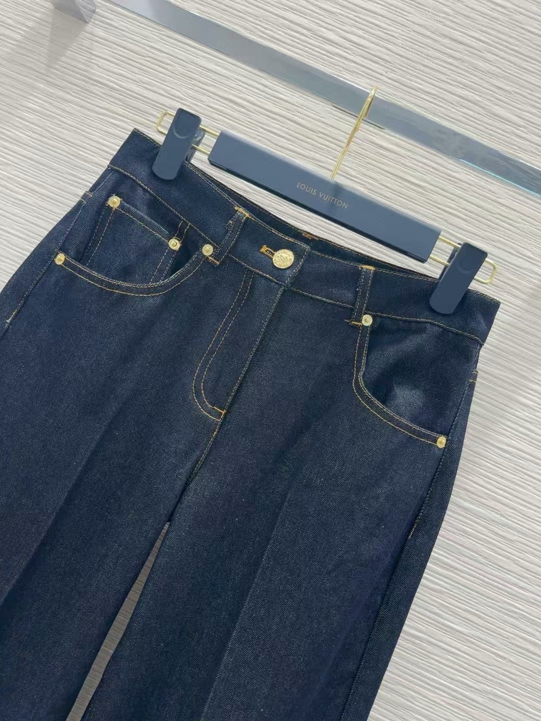 25 wide-leg jeans