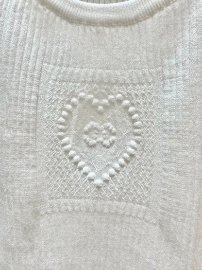 25 knitted vest