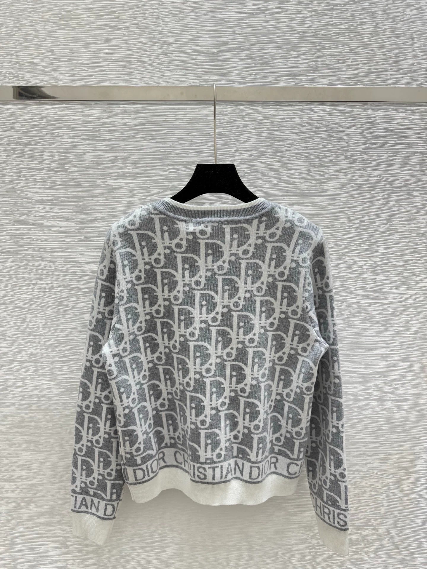 25FW knitted sweater