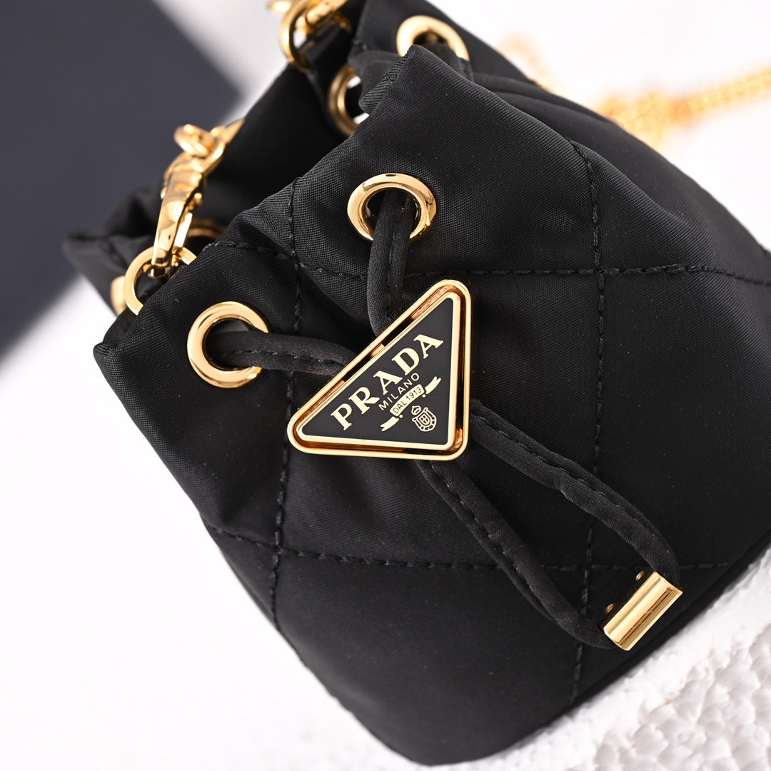 Re-Nylon mini-pouch