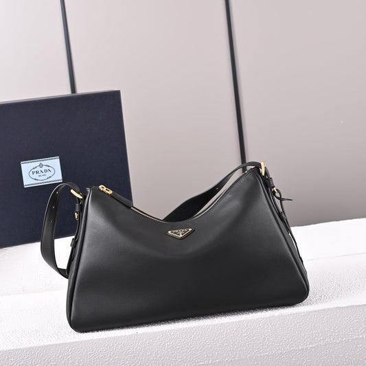 Aimée large leather shoulder bag
