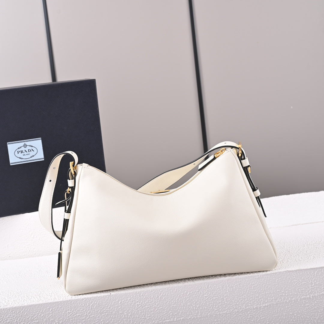 Aimée large leather shoulder bag