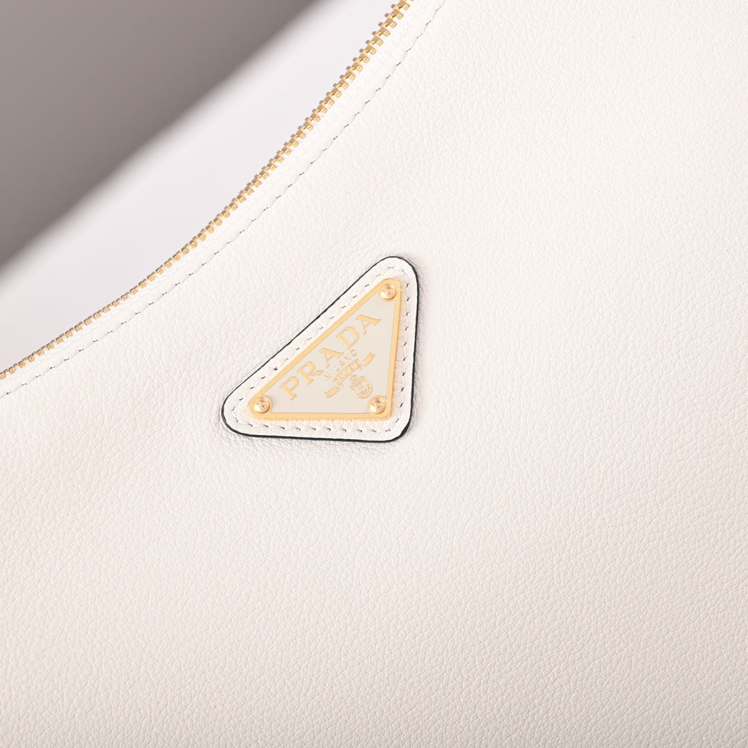 Aimée large leather shoulder bag