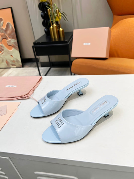 MI leather slippers