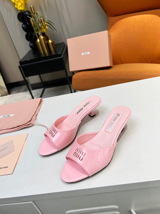 Mi leather slippers