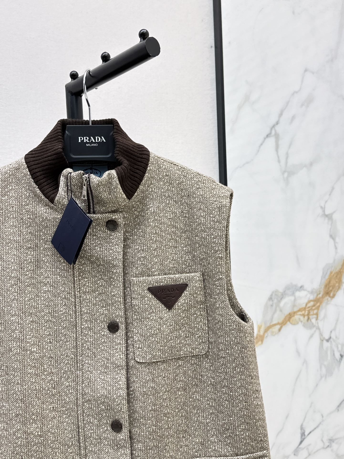 P 24fw wool vest