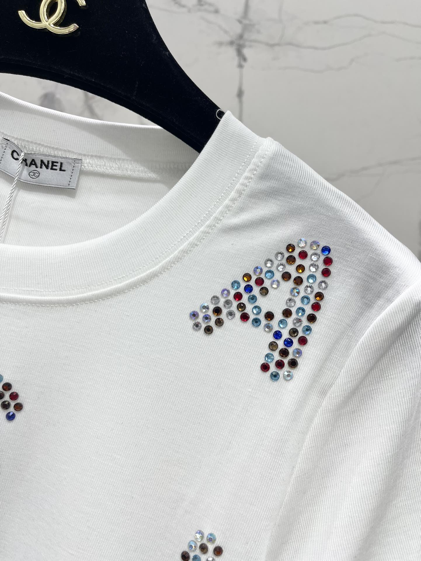 ch 25ss rhinestone t-shirt