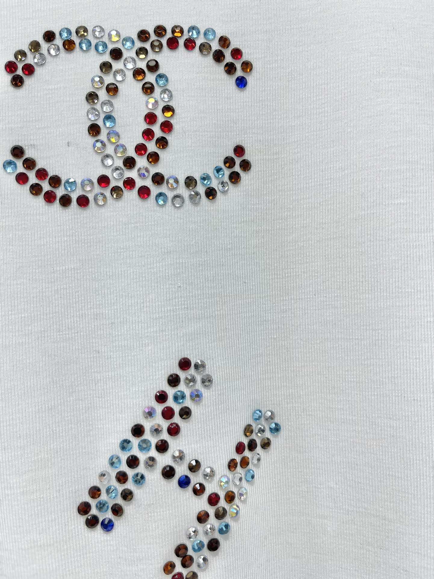 ch 25ss rhinestone t-shirt