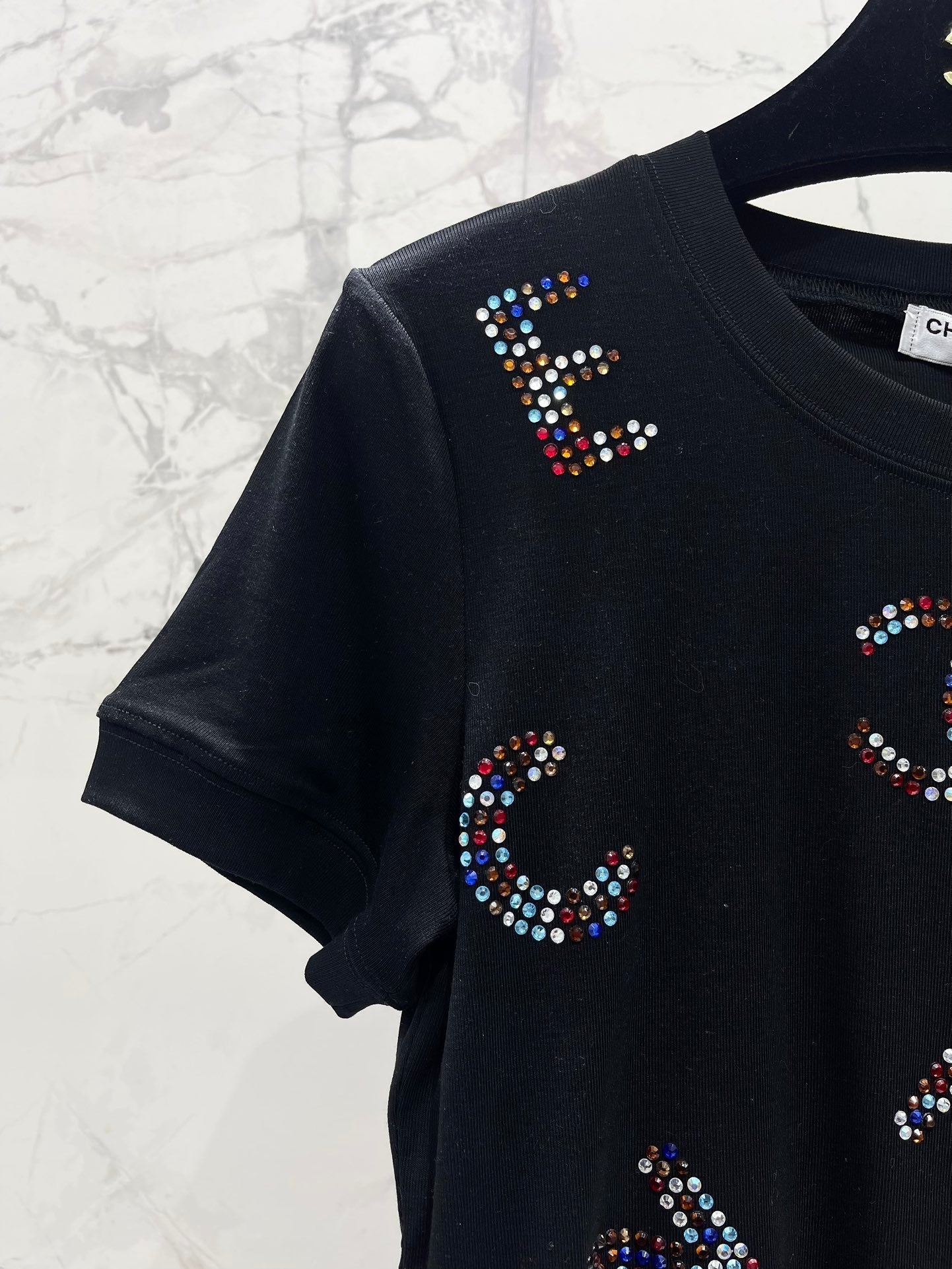 ch 25ss rhinestone t-shirt