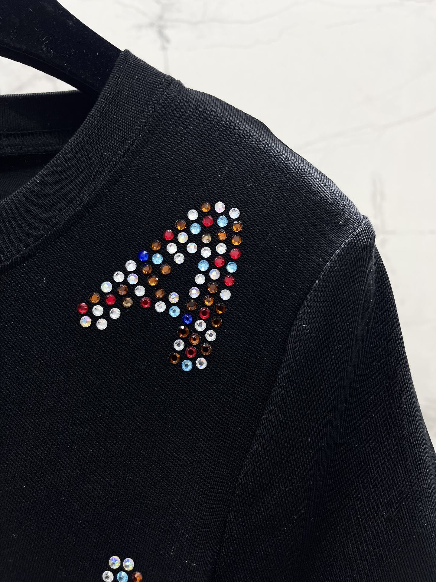 ch 25ss rhinestone t-shirt