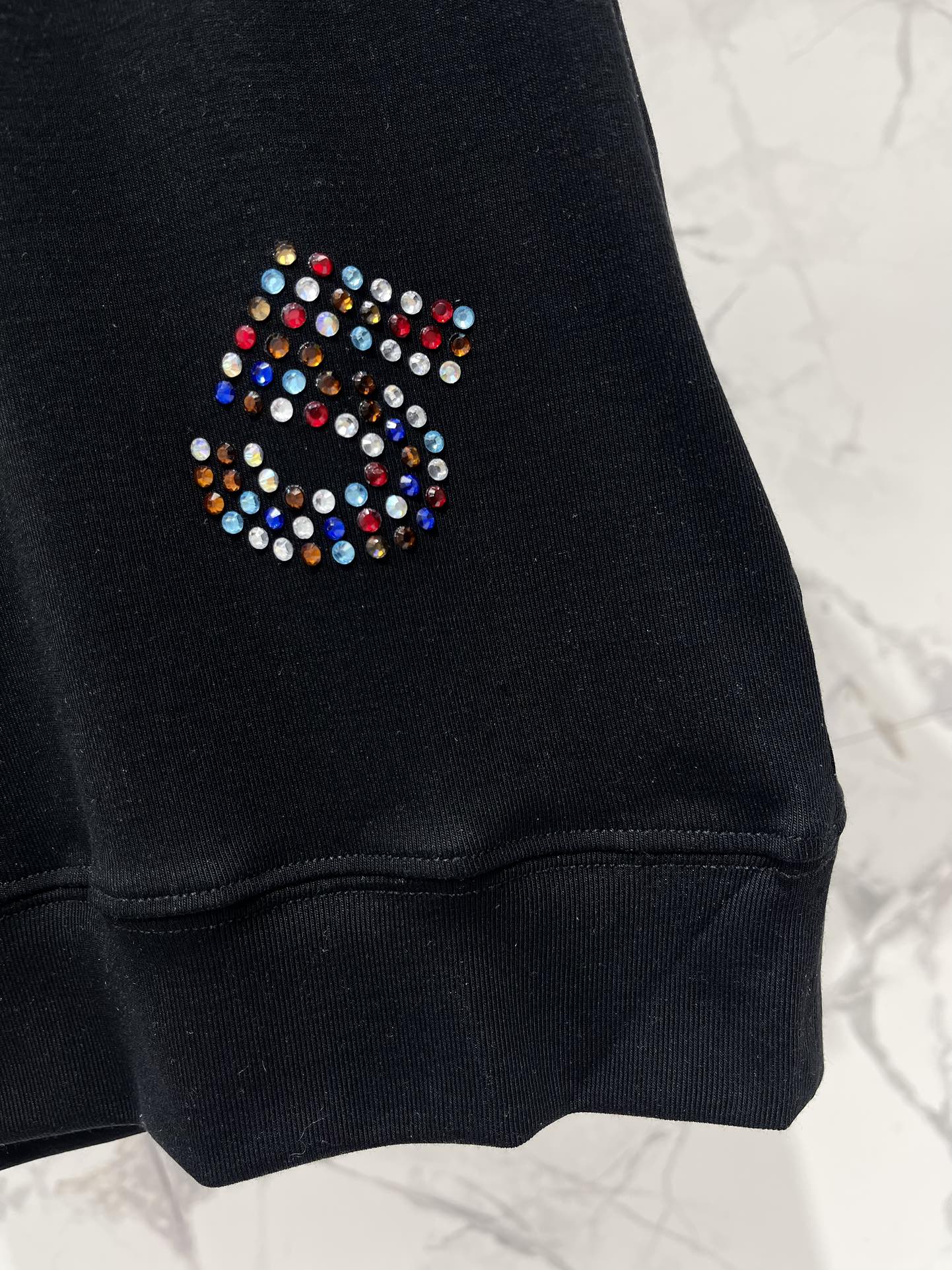 ch 25ss rhinestone t-shirt