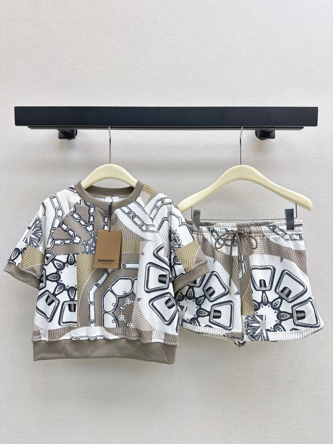 25ss tee shhort set