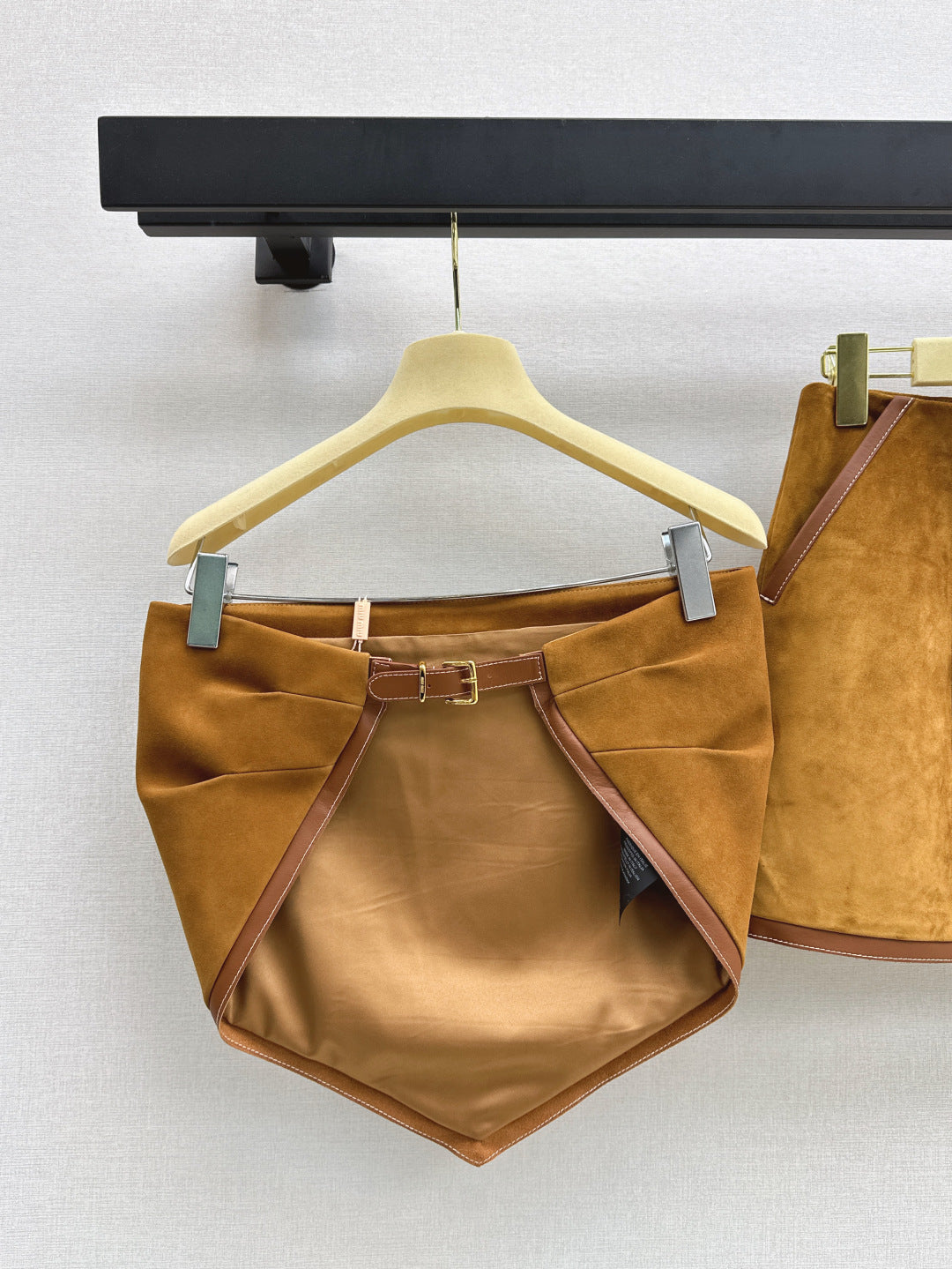 25ss suede tube top