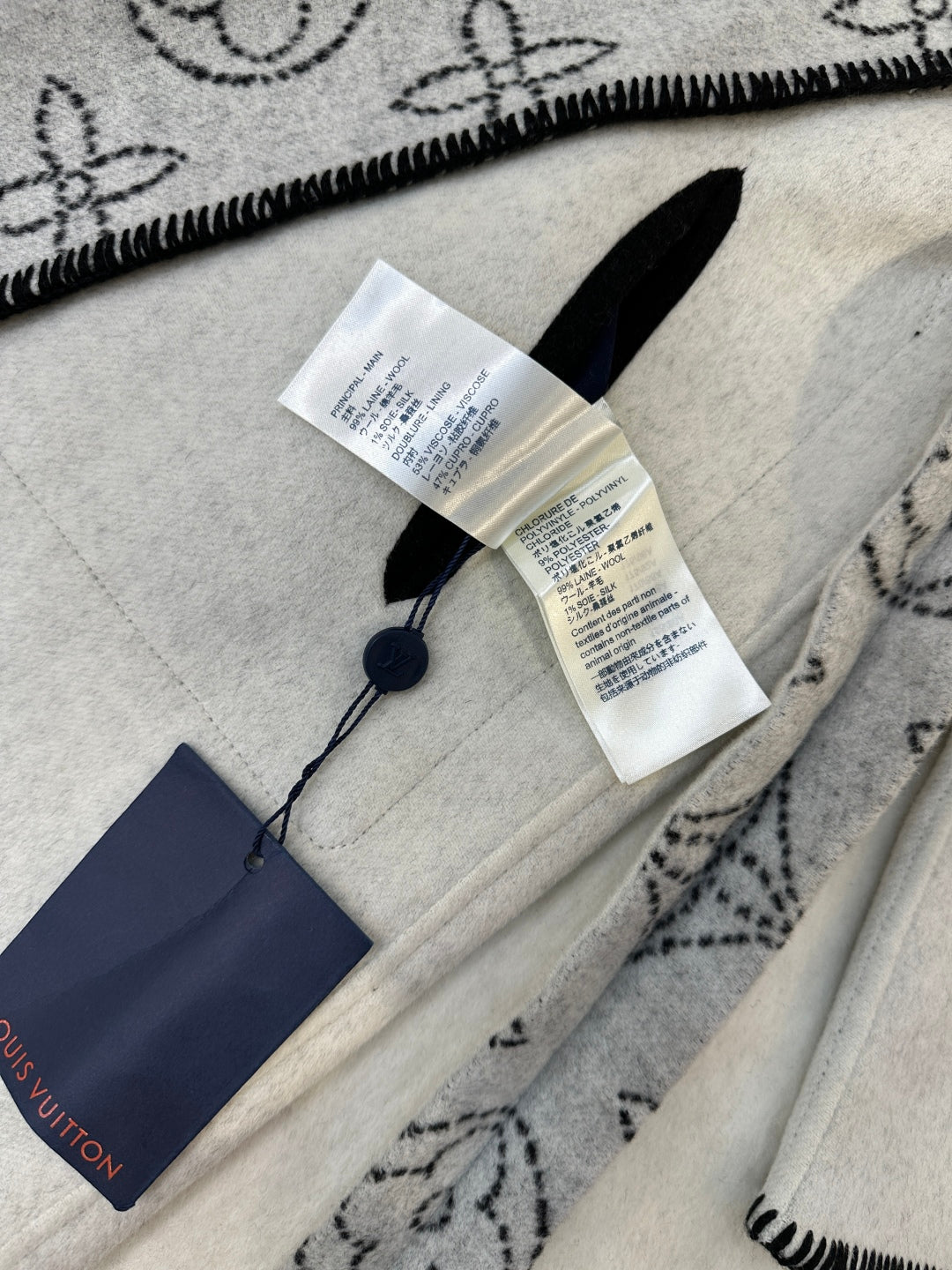 25 Long hooded double-sided coat