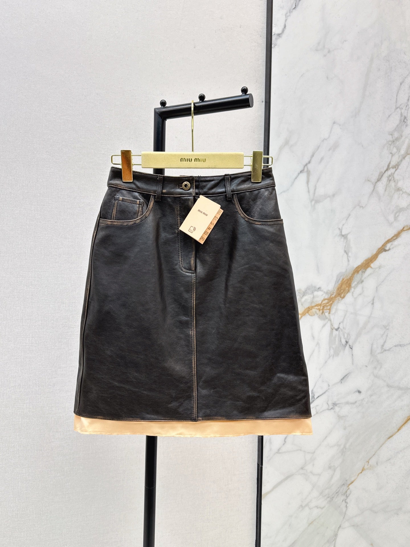 25 New retro style mid length skirt