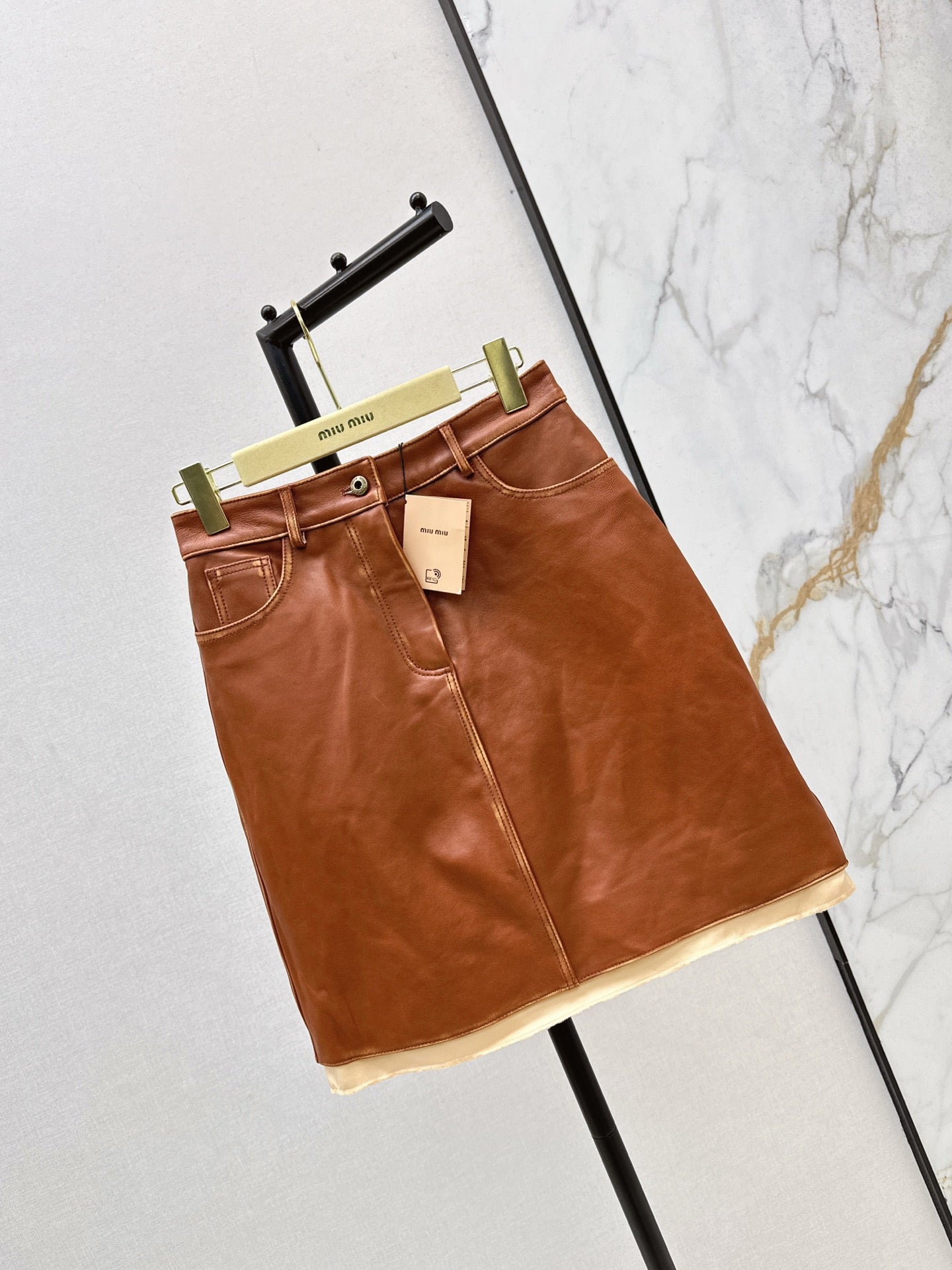 25 New retro style mid length skirt
