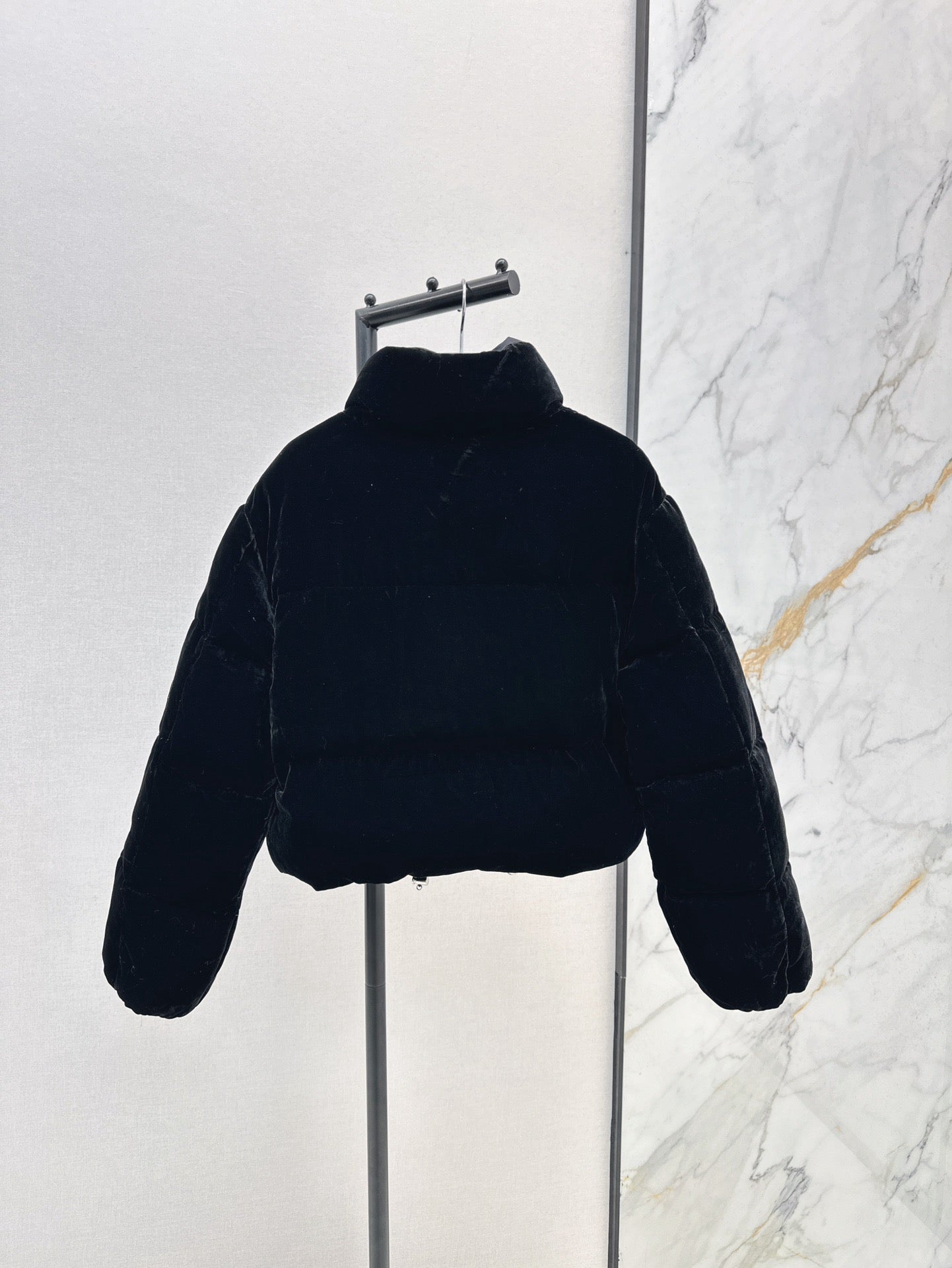 Short down jacket