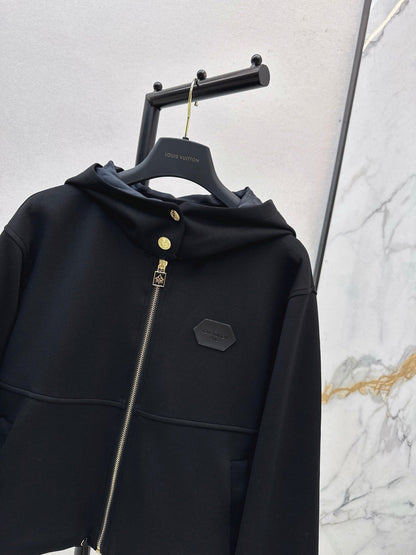 hooded long-sleeved jacket