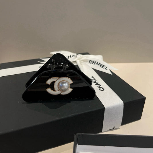 Pearl logo hair clip